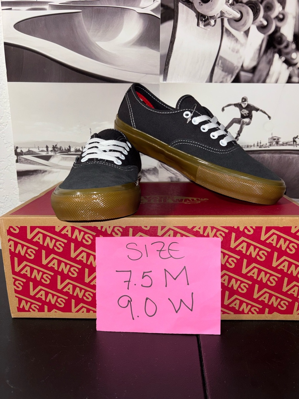 Vans Skate Authentic sz 7.5 Men’s 9.0 Women’s